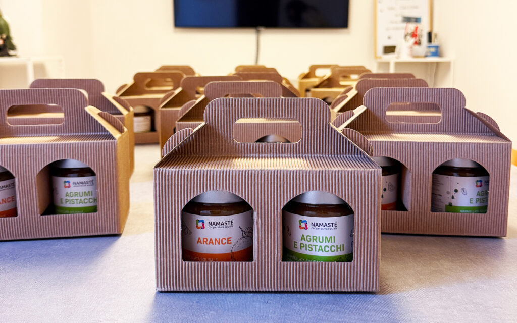 Agenzia di Comunicazione Publifarm | Pure Creative Agency Un regalo buonissimo per tuttə: le marmellate della Cooperativa Namasté  1